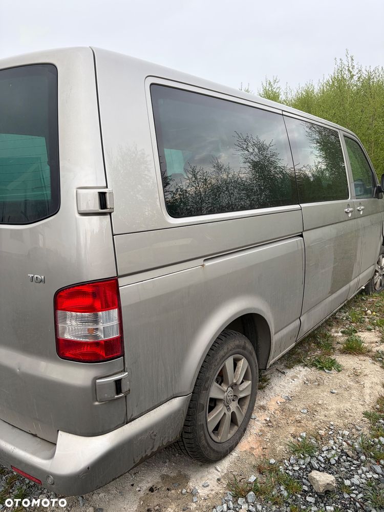 Volkswagen Caravelle - 2