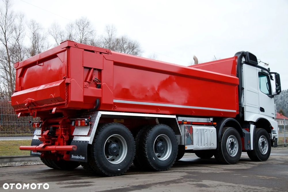 Mercedes-Benz Arocs - 17