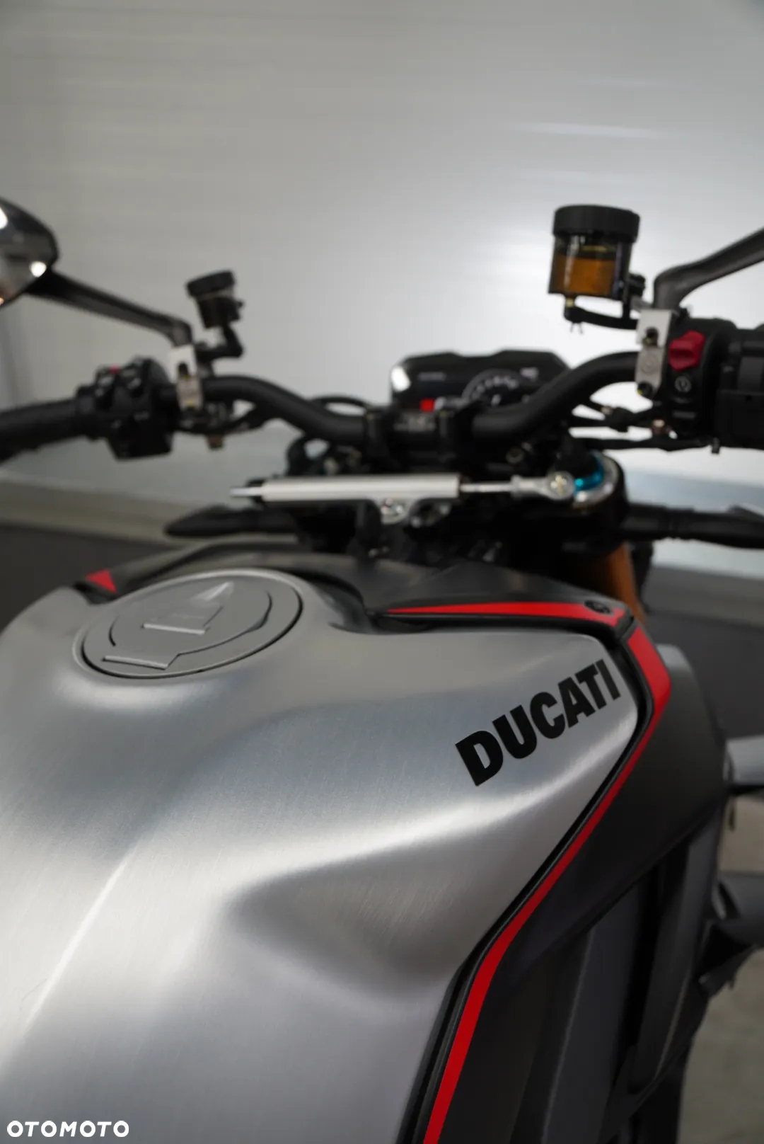 Ducati Streetfighter V4 - 8