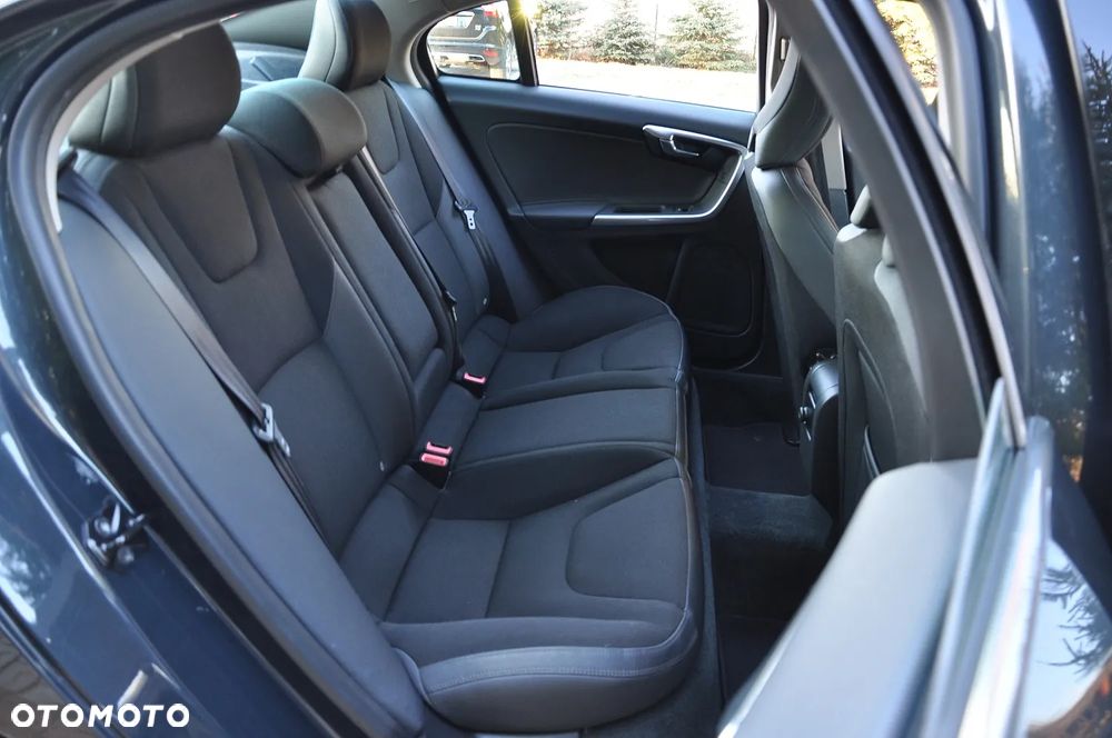 Volvo S60 D4 Geartronic - 24