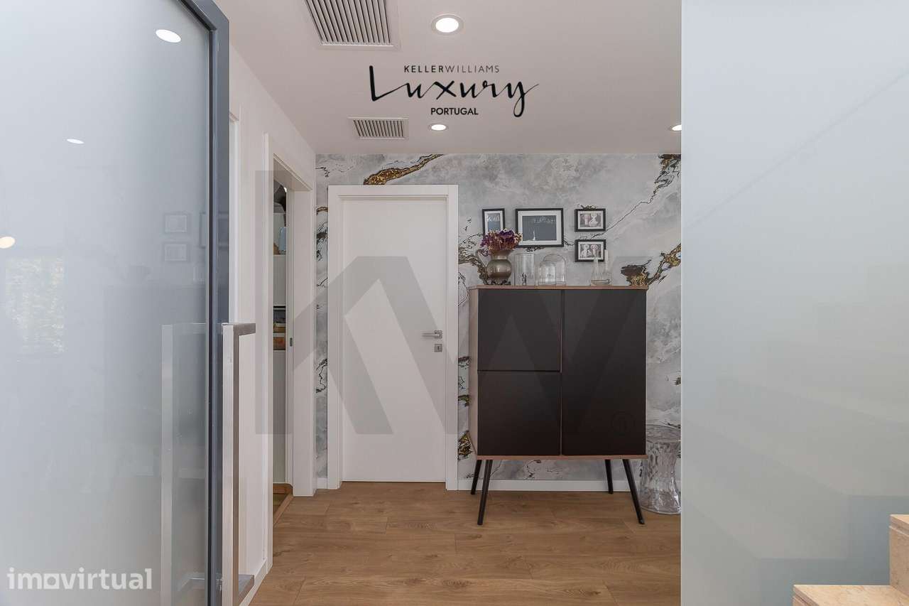 Moradia T4 + 1 Contemporânea com Piscina e Jardim - Aldeia de Juso , C - Grande imagem: 4/49