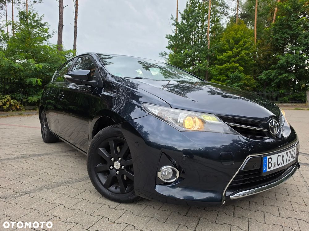 Toyota Auris 1.6 VVT-i Executive - 11
