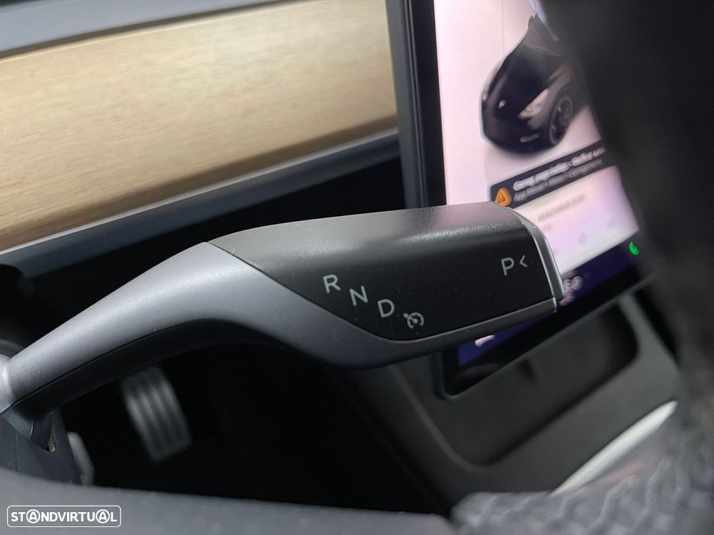 Tesla Model Y Performance Dual Motor AWD - 33