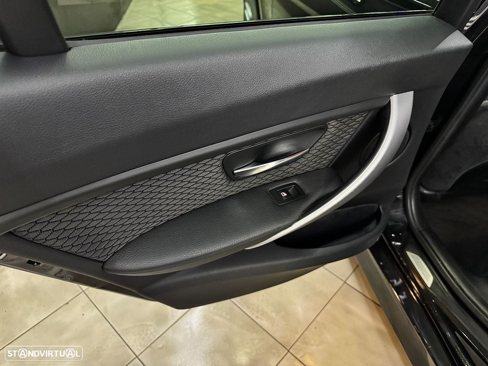 BMW 318 d Pack M - 23