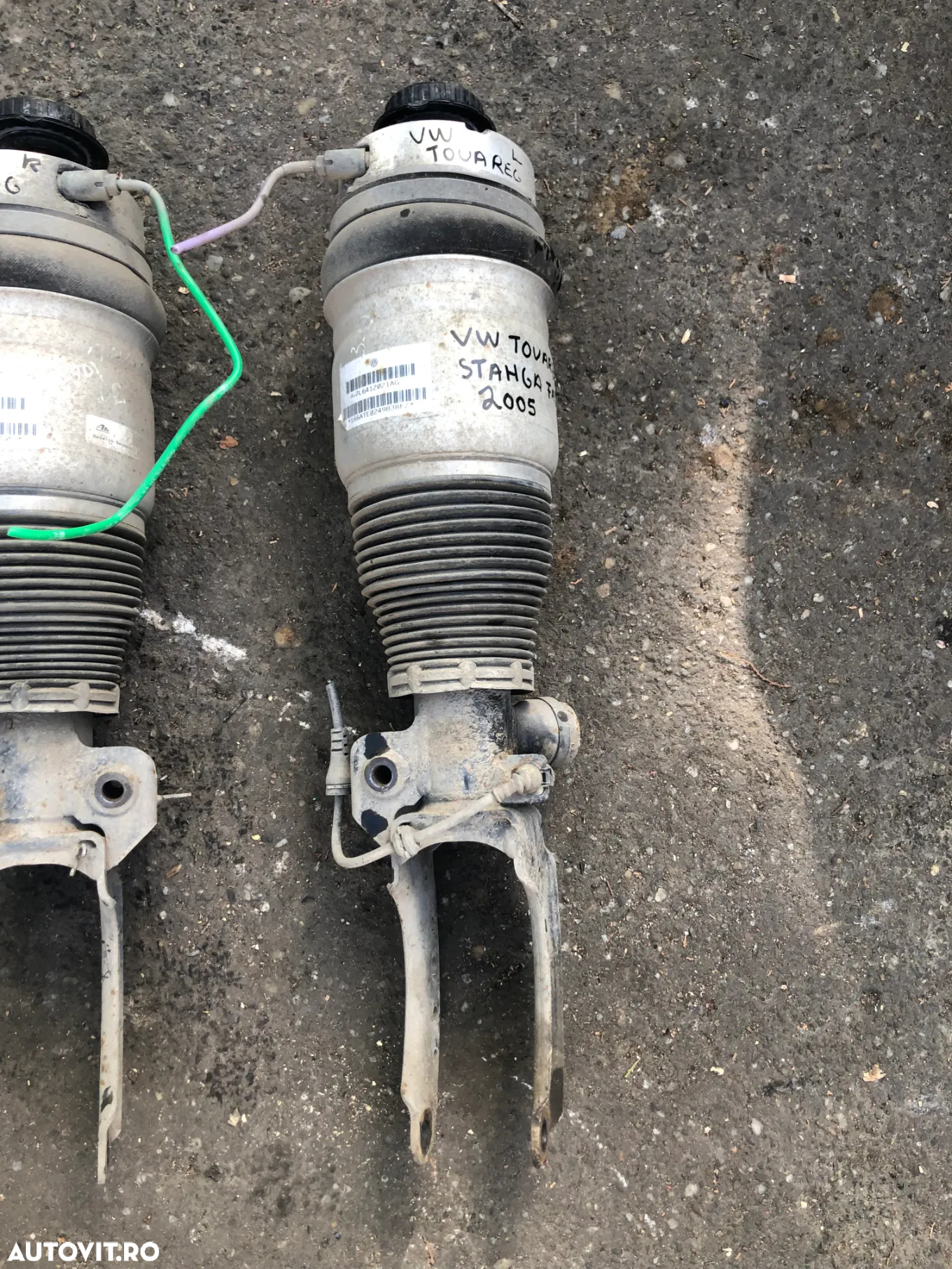 Perna aer stanga/dreapta fata VW Volkswagen Touareg 7L - 3