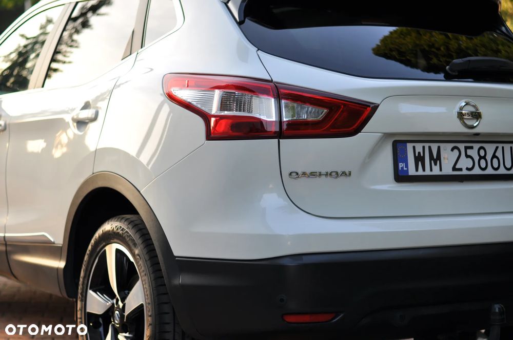 Nissan Qashqai 1.6 DIG-T N-Connecta - 24