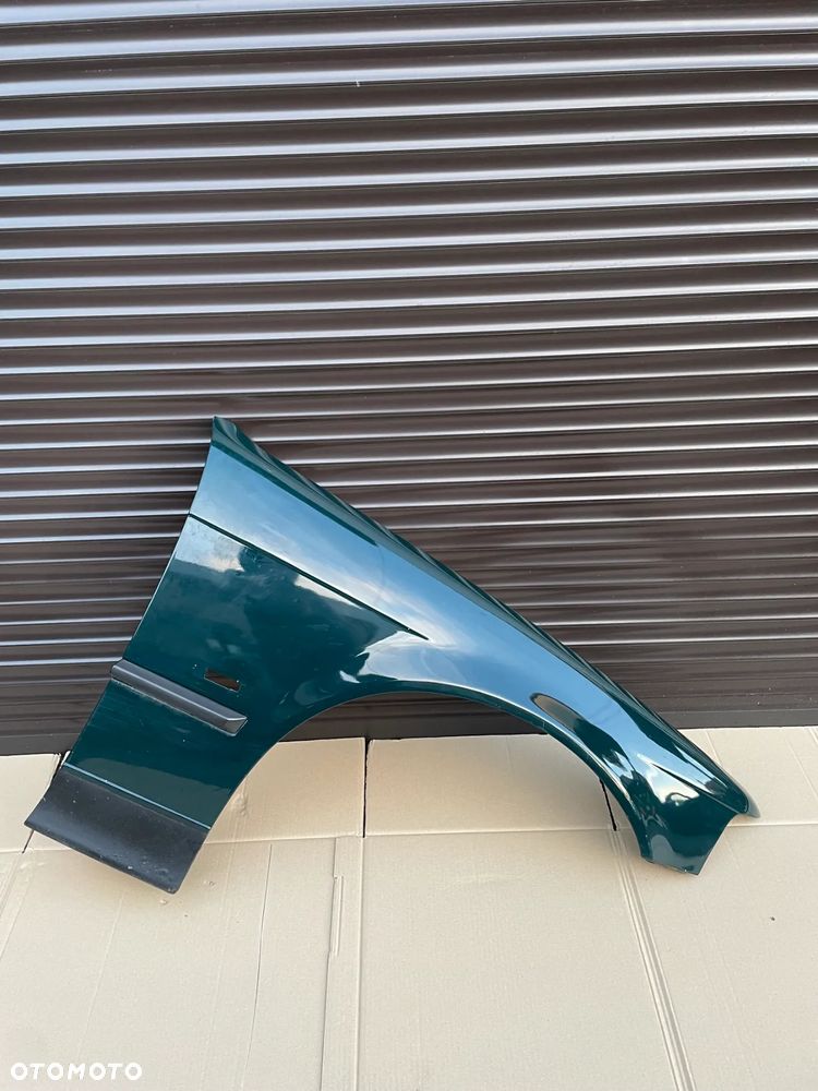 bmw e36 sedan kombi compakt błotnik prawy oryginał