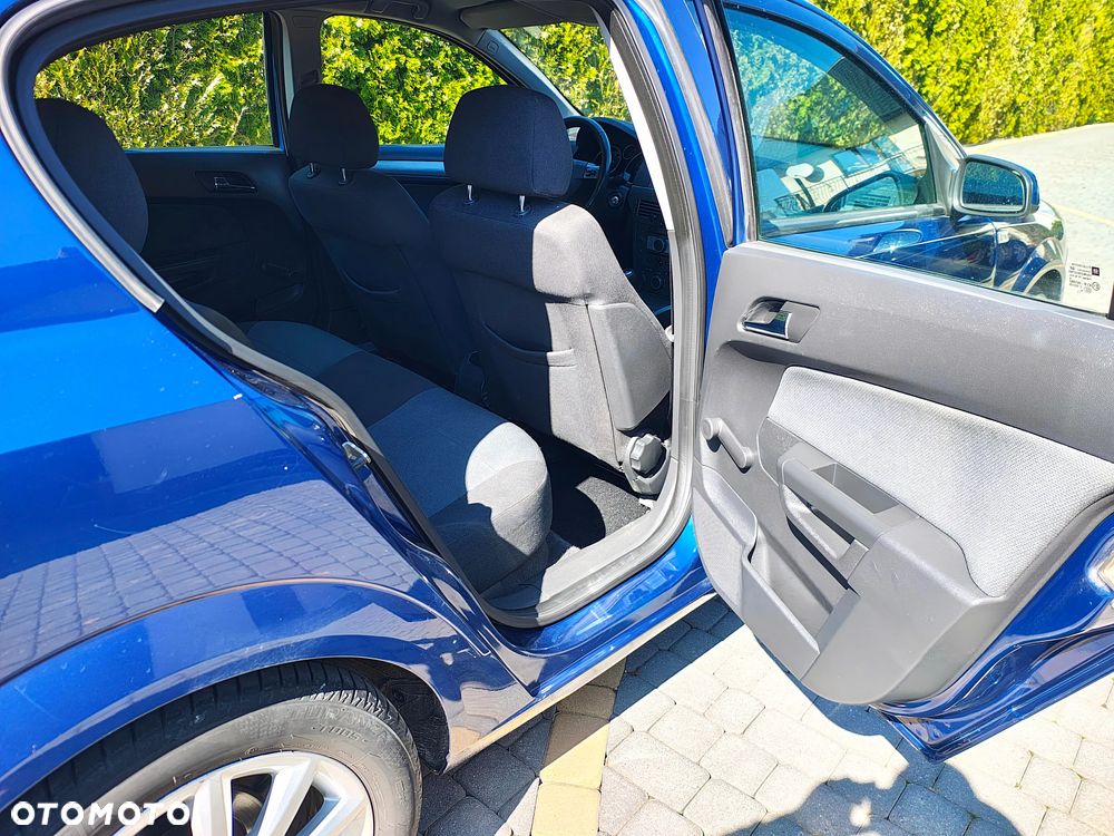 Opel Astra 1.6 - 12