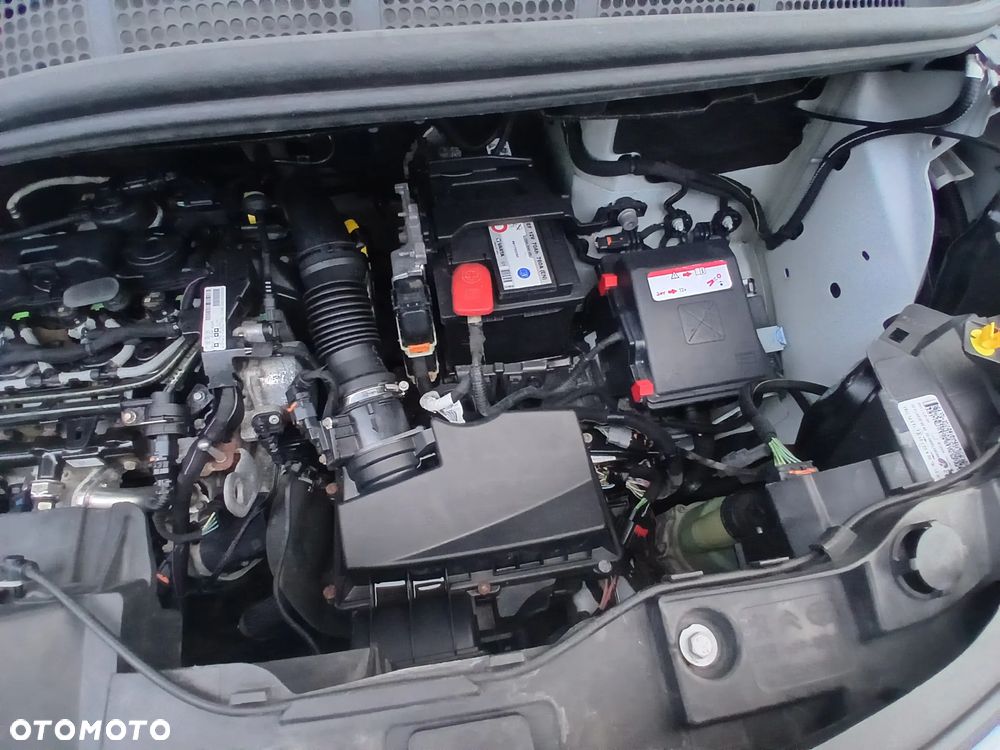 Peugeot expert - 8