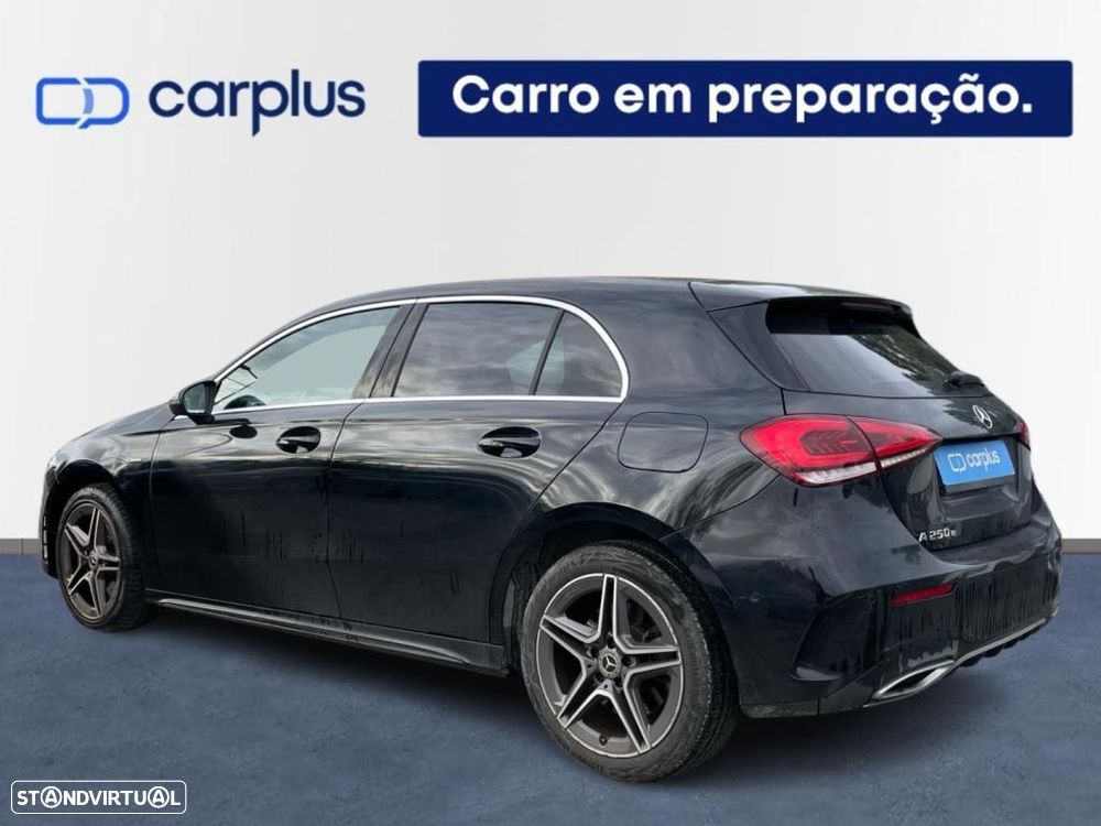 Mercedes-Benz A 250 e AMG Line - 2
