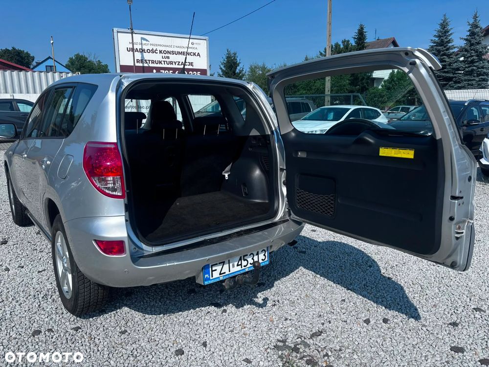 Toyota RAV4 2.0 VVT-i Premium - 8