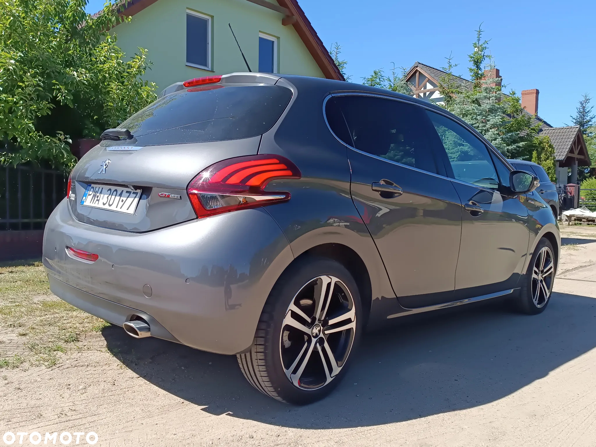 Peugeot 208 - 6