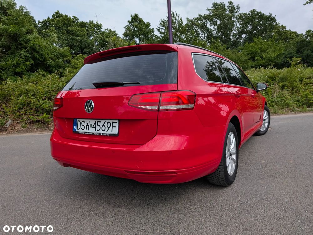 Volkswagen Passat 1.6 TDI SCR DSG Comfortline - 16