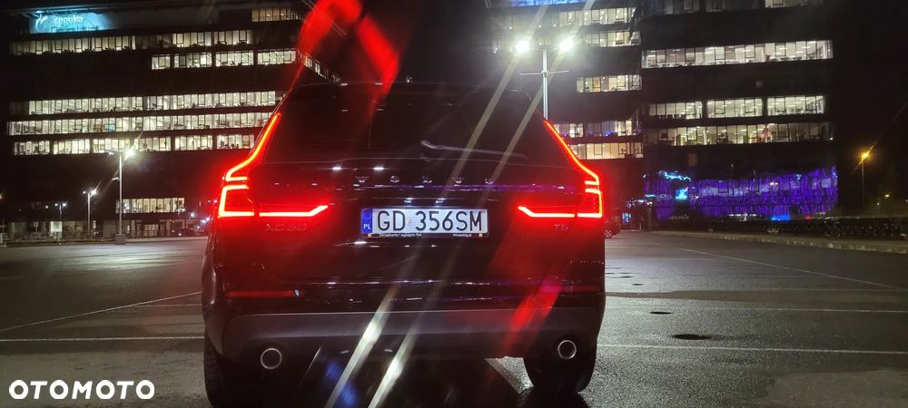 Volvo XC 60 T5 Momentum Pro - 21