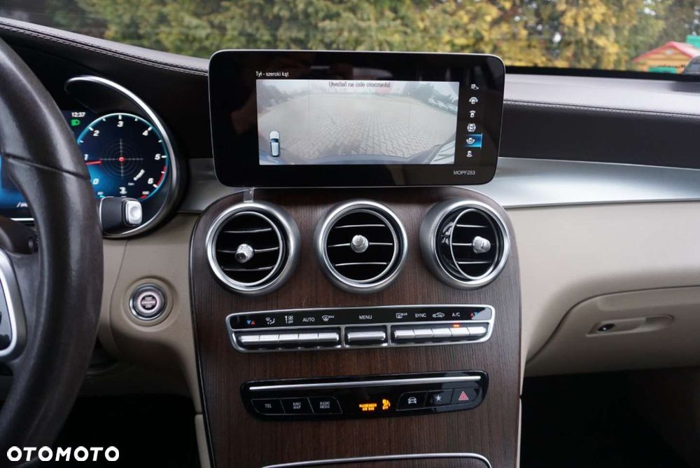 Mercedes-Benz GLC - 15