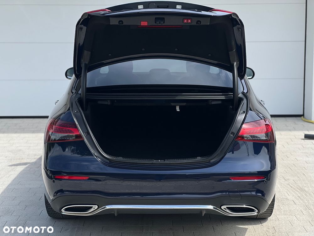 Mercedes-Benz Klasa E 220 d 4-Matic Business Edition 9G-TRONIC - 32