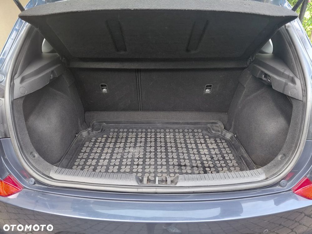 Hyundai i30 1.4 Premiere Comfort - 14