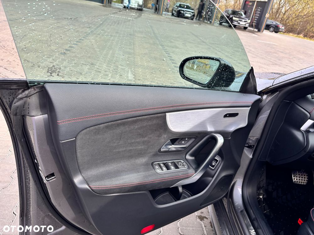Mercedes-Benz CLA 200 7G-DCT - 8