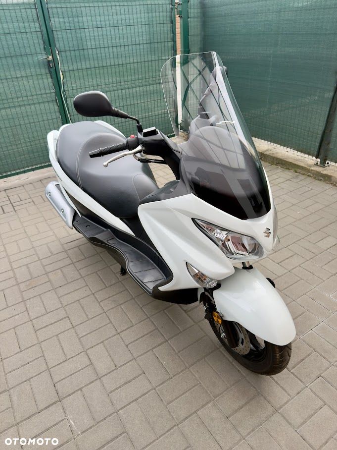 Suzuki Burgman - 7