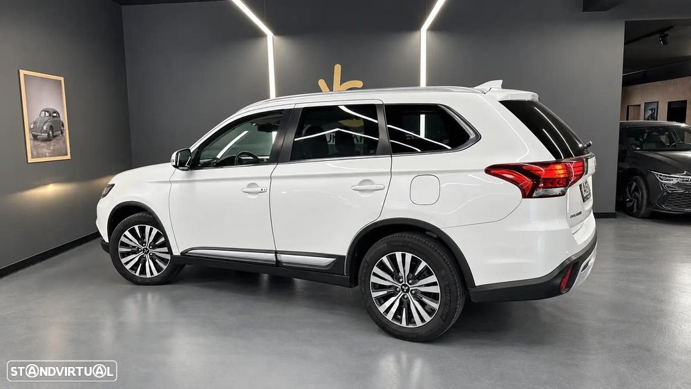 Mitsubishi Outlander 2.0 Kaiteki CVT - 9