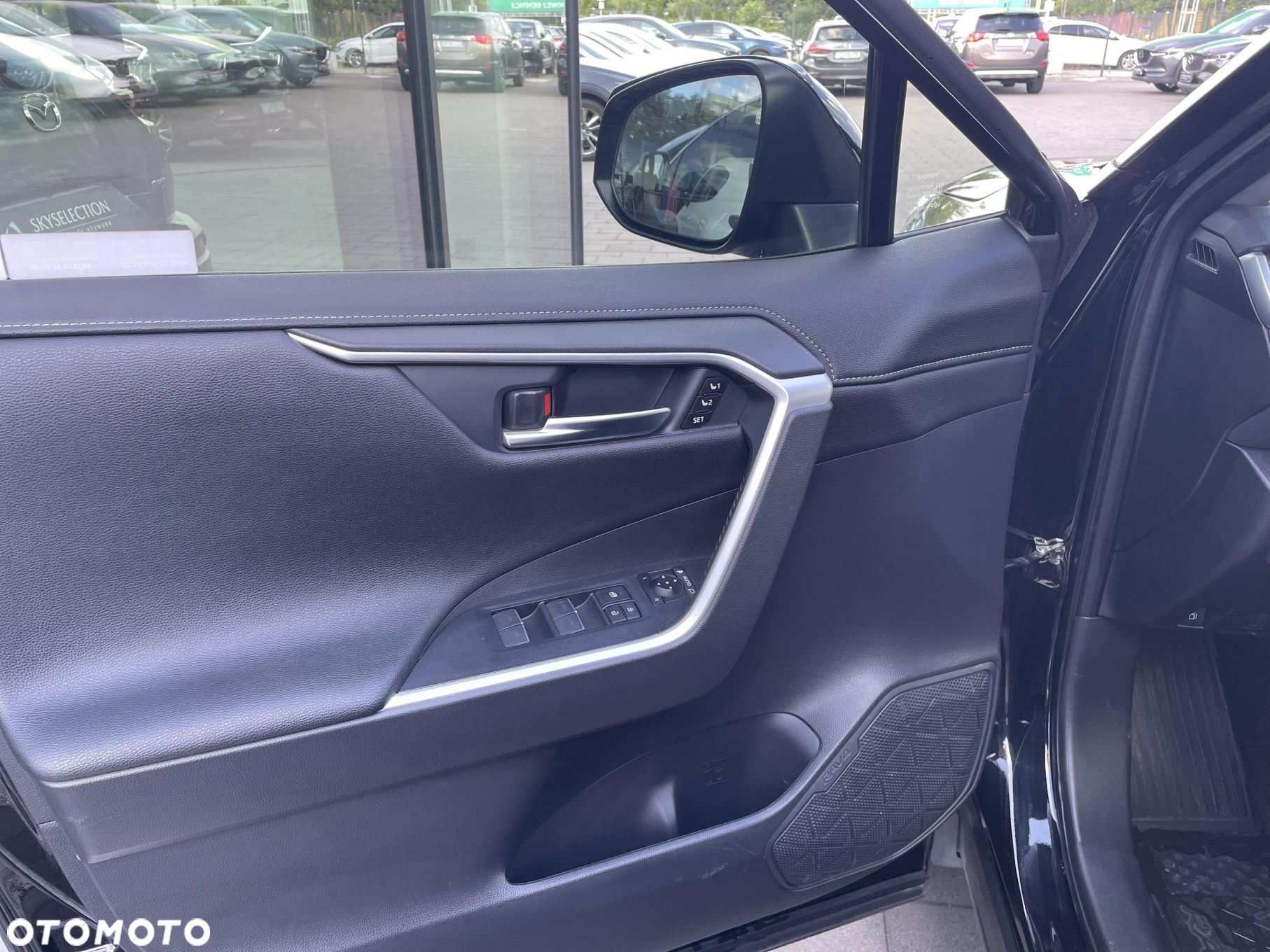 Toyota RAV4 - 10
