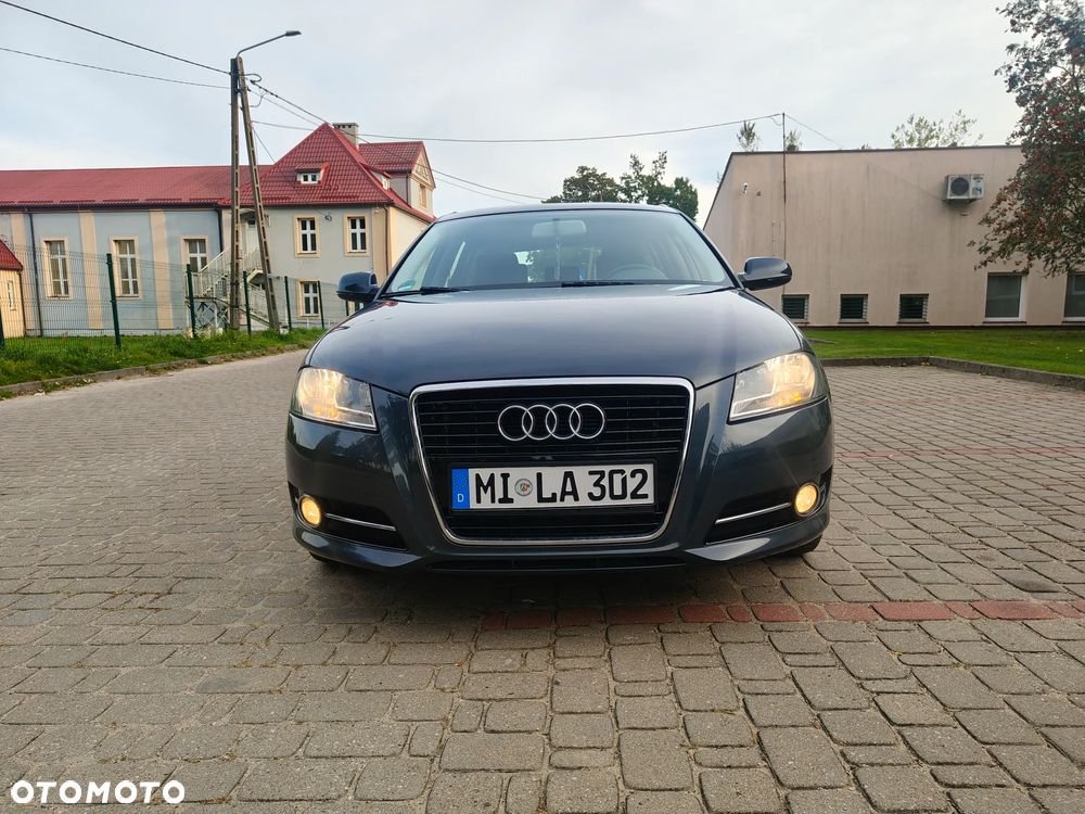 Audi A3 Sportback 1.6 Ambiente - 16