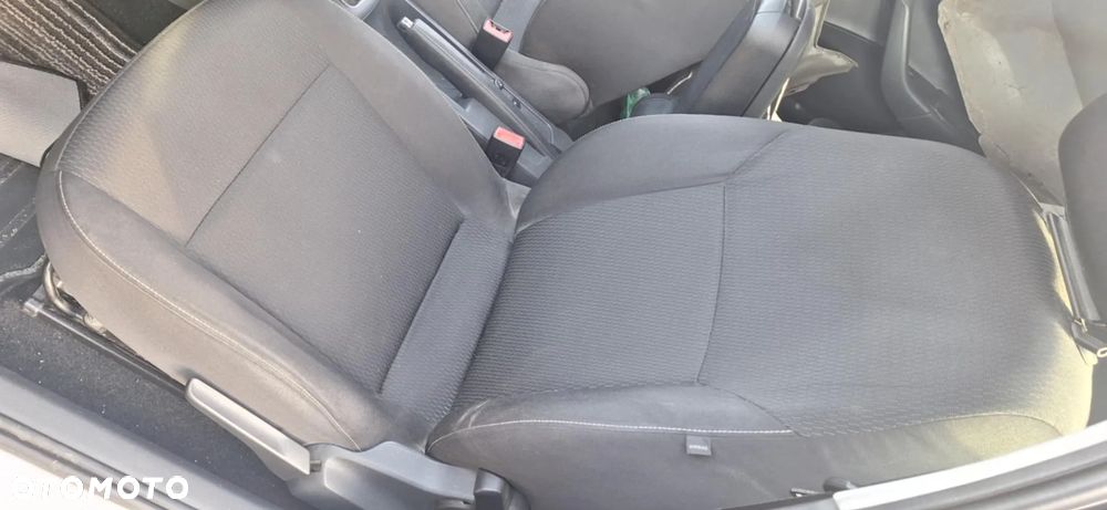 SKODA RAPID 1,2 TSI rozrusznik - 5