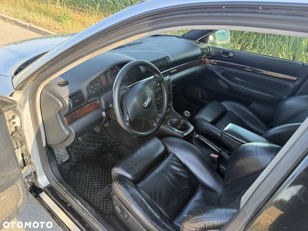 Audi A4 Limousine - 5