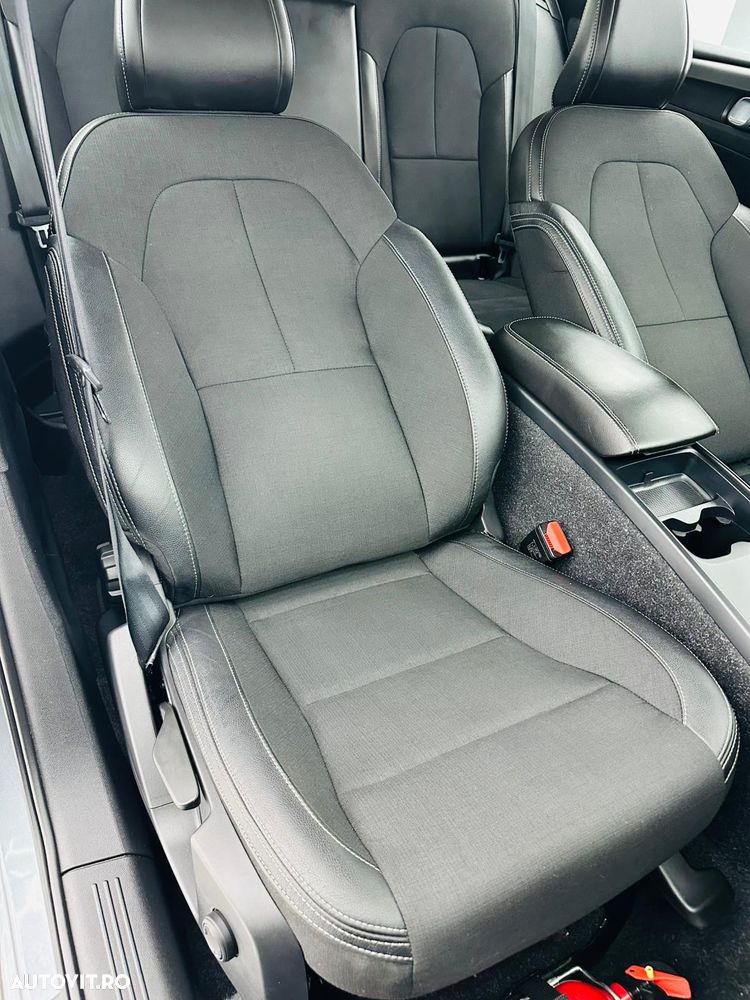 Volvo XC 40 T3 Momentum - 25