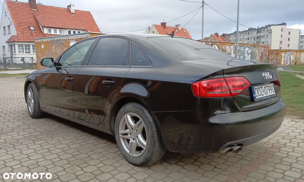 Audi A4 Limousine - 3