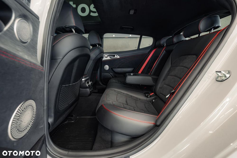 Kia Stinger 3.3 T-GDI V6 GT AWD - 14
