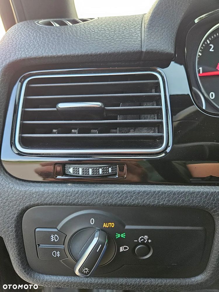 Volkswagen Touareg 3.0 V6 TDI BMT Perfectline R-Style - 13