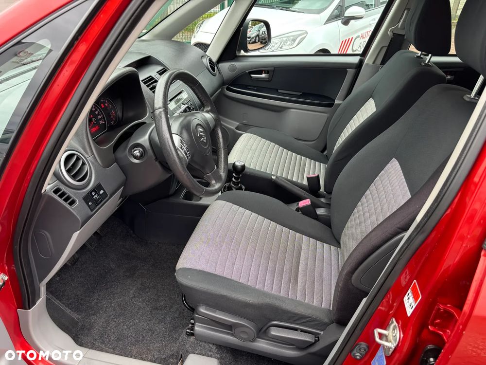 Suzuki SX4 - 10