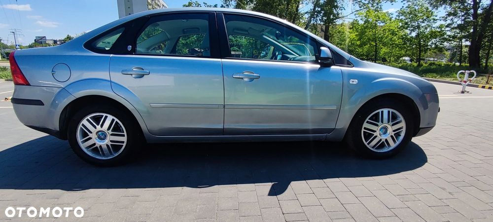 Ford Focus 1.6 16V Ghia - 39