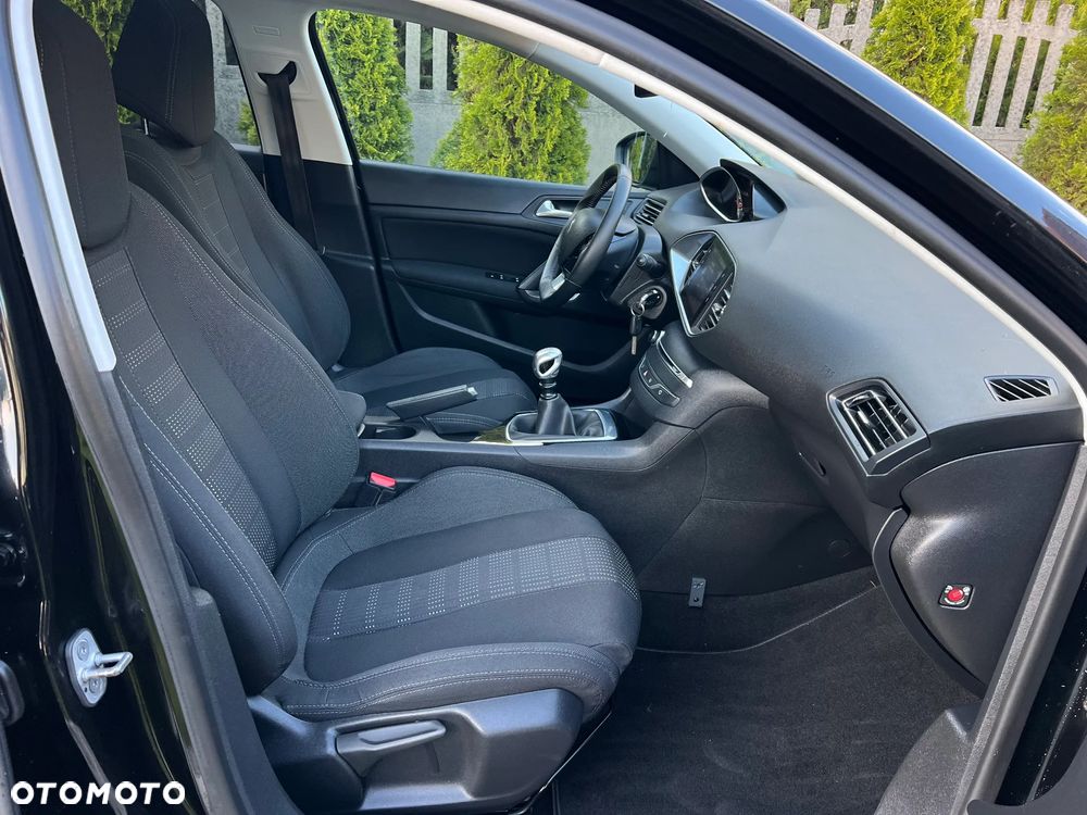 Peugeot 308 BlueHDi FAP 120 Stop & Start Allure - 23