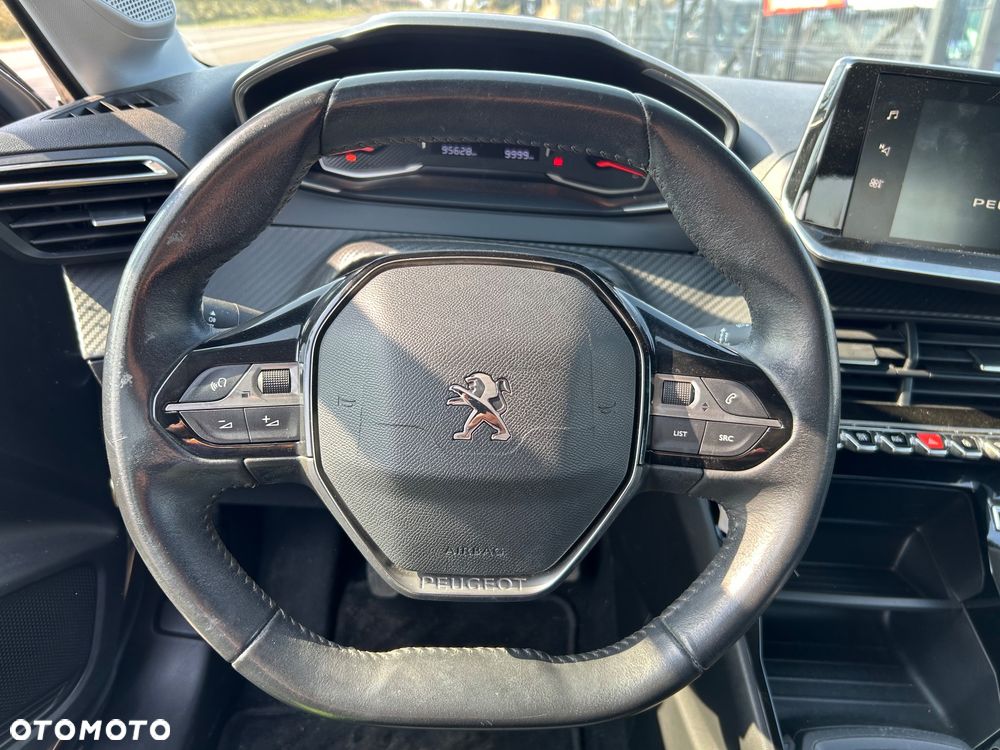 Peugeot 208 - 3