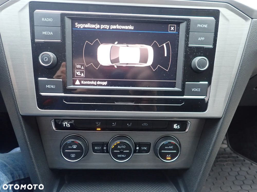 Volkswagen Passat - 9