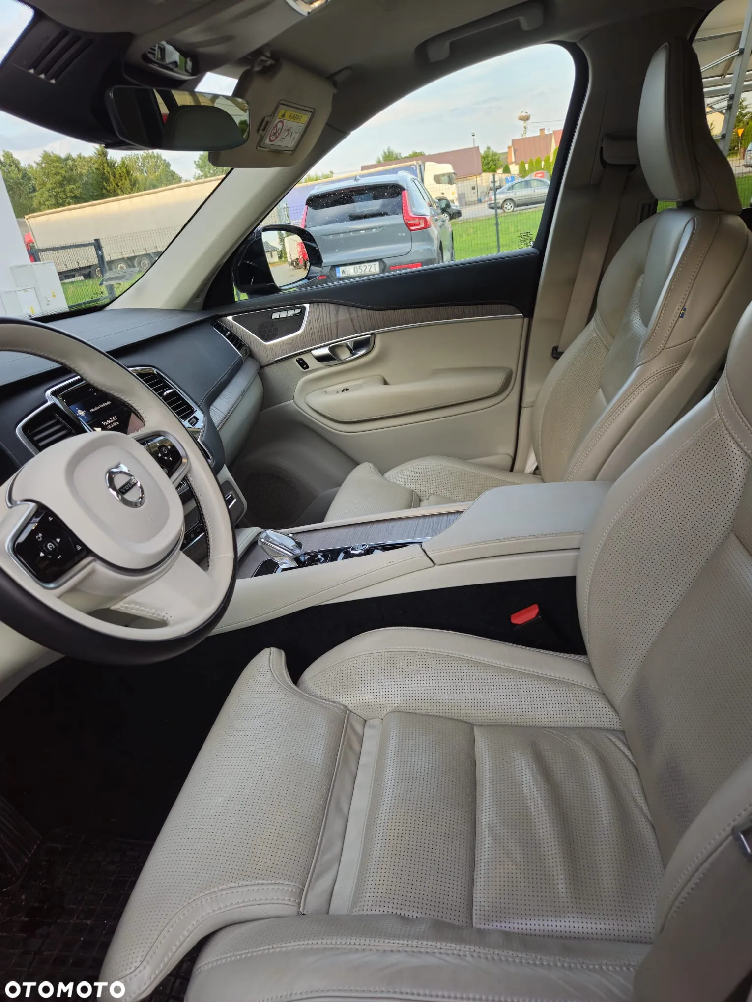 Volvo XC 90 - 9