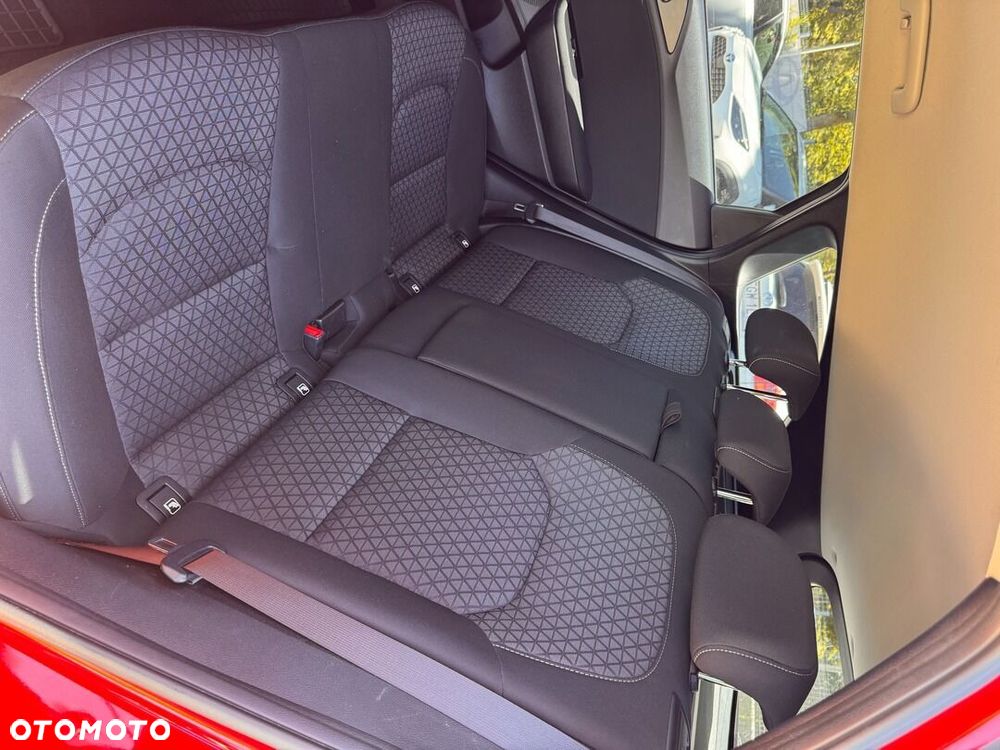 Kia Ceed - 12