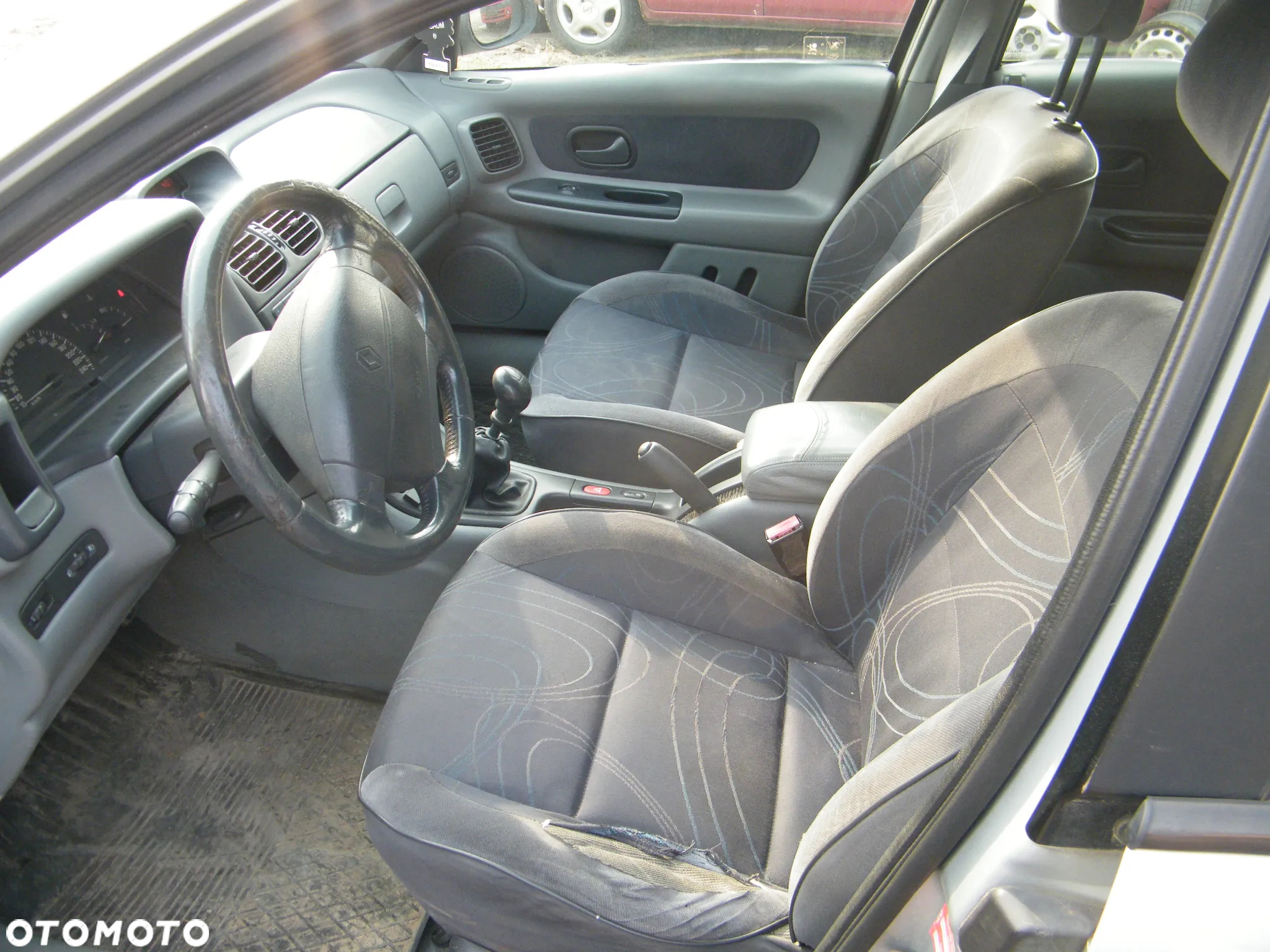 Renault Laguna I FL 1.8 B 120KM silnik F4P760 skrzynia JB3909 lakier MV640 - 8