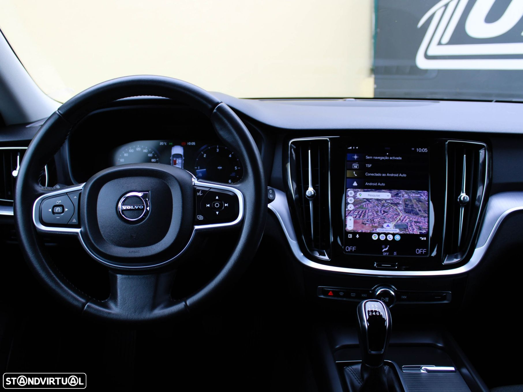Volvo V60 2.0 D3 Momentum - 4