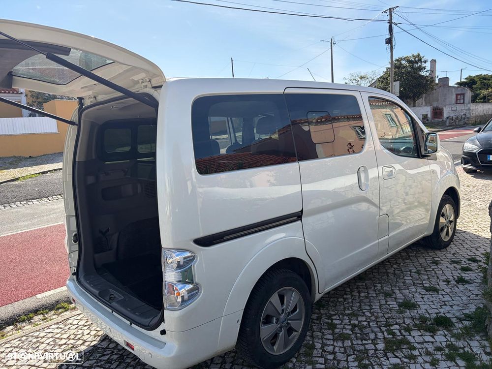 Nissan NV200 Combi - 10