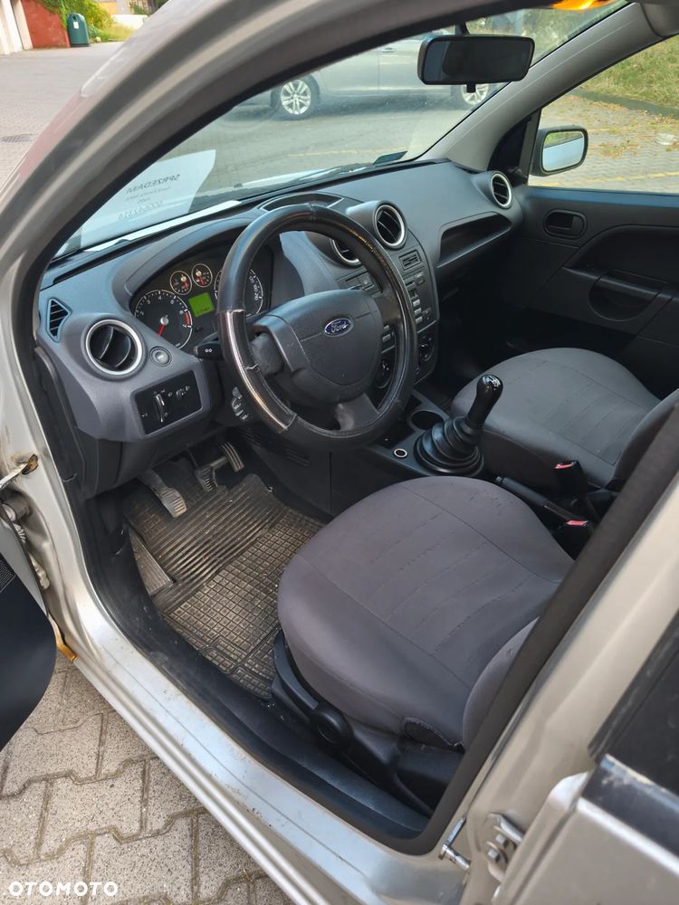 Ford Fiesta - 16