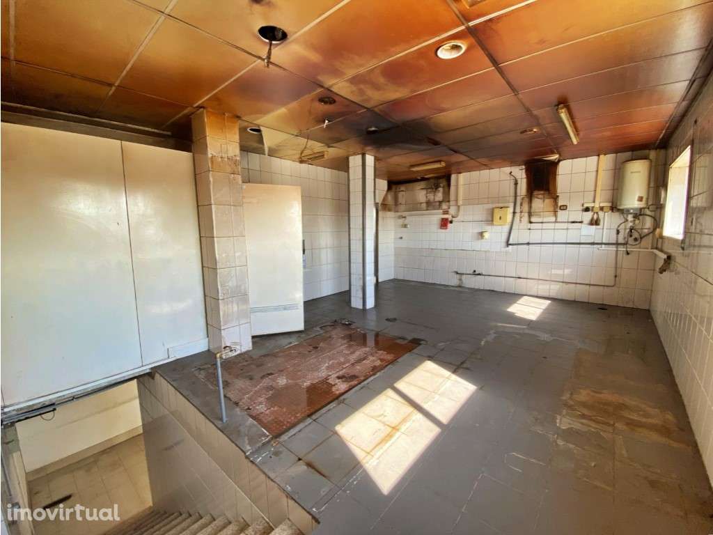 Espaço para restauração em Custió - Grande imagem: 4/17