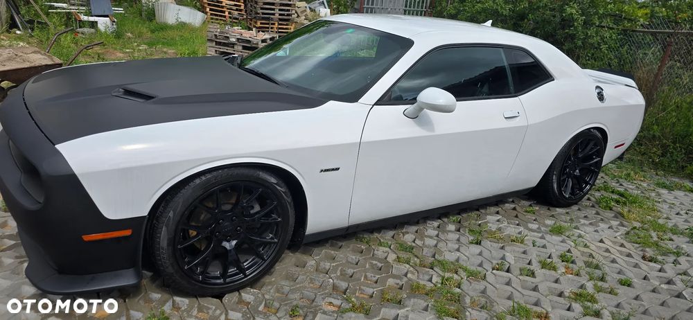 Dodge Challenger - 4