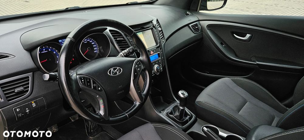 Hyundai i30 blue Kombi 1.4 YES Gold - 11
