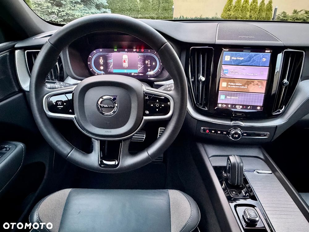Volvo XC 60 B4 D AWD Plus Dark - 12