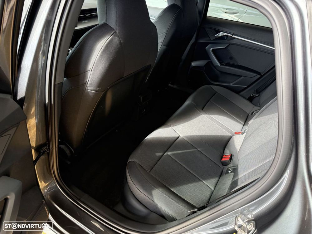 Audi A3 Sportback 30 TDI S line - 4