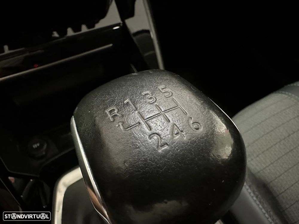 Peugeot 208 1.2 PureTech Allure Pack - 35