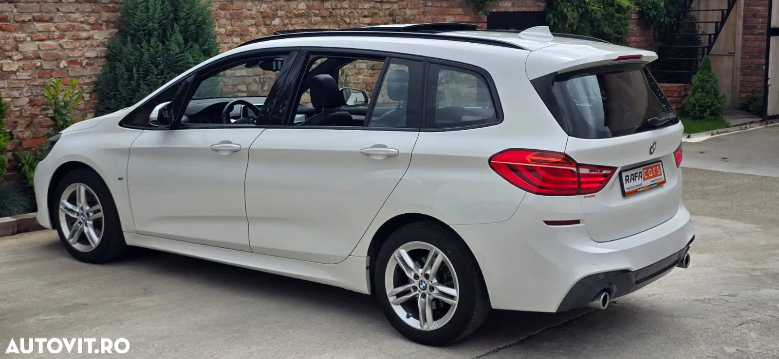 BMW Seria 2 220i AT - 2